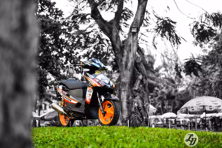 Vào khoảng năm 2004, Honda Dylan đã thay thế cho Honda @ để trở thành dòng xe ga "sang chảnh" được ưa chuộng nhất Việt Nam. Tuy nhiên "thời hoàng kim" của chiếc xe này không kéo dài lâu khi tới khoảng 2007, nó đã bị Honda SH "soán ngôi".