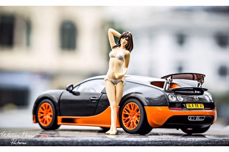 Ở phiên bản Veyron Supersport thường, vận tốc của xe bị giới hạn điện tử ở 415 km/h để phòng ngừa những chiếc lốp có thể bị hủy hoại ở tốc độ cao, dẫn tới tai nạn thảm khốc.