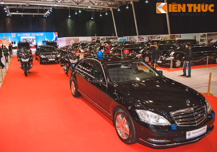 Tại Oldtimer năm nay, lần đầu tiên điện Kremlin cũng trưng bày những chiếc xe mới, hiện đang được sử dụng bởi Tổng thống Nga Putin cùng các quan chức cấp rất cao. Họ được chuyên chở trên những chiếc Mercedes S600 Pullman bọc thép cấp cao nhất, trong khi đội danh dự dẫn đoàn hộ tống chạy trên những chiếc BMW R1200RT.