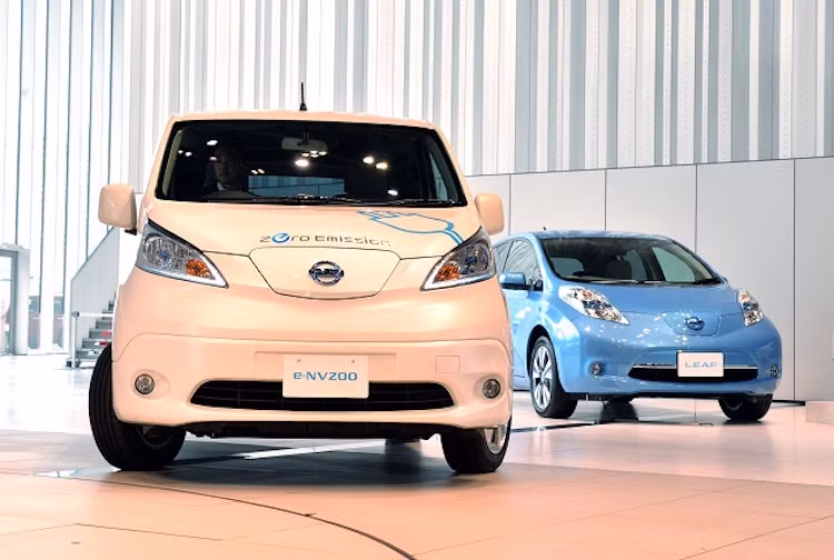 Nissan: Có một dòng sản phẩm đa dạng, nhưng đa số các dòng xe của Nissan hiện tại cũng hướng tới sự tiện dụng và tiết kiệm hơn. Đó là lý do vì sao phụ nữ sẽ có khả năng lựa chọn một chiếc Nissan lớn hơn 23%.