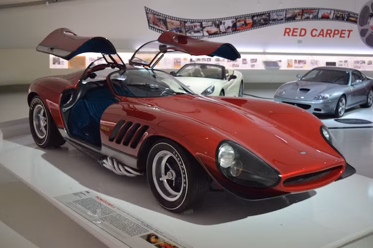 Ngoài ra, bảo tàng còn trưng bày một số mẫu siêu xe Ferrari cực "độc" như Thomassima III, các xe đã từng xuất hiện trong nhiều bộ phim "bom tấn" và những mẫu xe thử nghiệm chưa bao giờ được sản xuất.