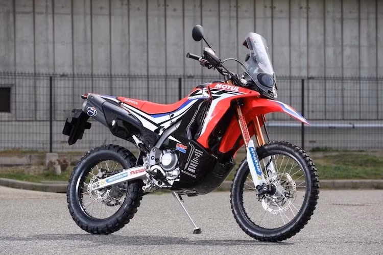 Từng được trưng bày tại triển lãm Osaka 2015 dưới dạng concept, nhưng ở lần xuất hiện này, Honda CRF250 Rally đã chính thức được xem xét để chuẩn bị đưa lên dây chuyền sản xuất hàng loạt.