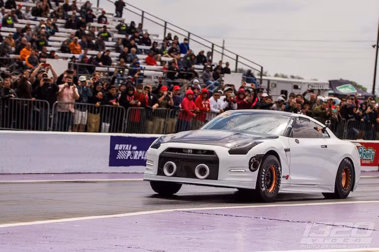 Mục tiêu của AMS Performance là đánh bại kỷ lục 7,265 giây được lập bởi một chiếc Nissan GT-R khác do xưởng Ekanoo Racing ở Qatar độ vào tháng 2 năm nay.