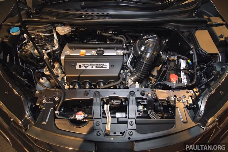 Xe vẫn sẽ sử dụng động cơ 2.4l 4 xi-lanh thẳng hàng DOHC với công suất tối đa 140 mã lực và mô-men xoắn cực đại 222 Nm kèm theo hộp số tự động 5 cấp.