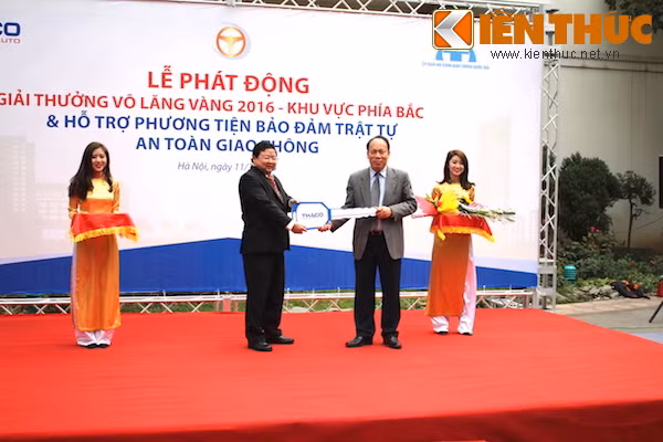 THACO va UB ATGT Quoc Gia phat dong giai Vo Lang Vang-Hinh-7