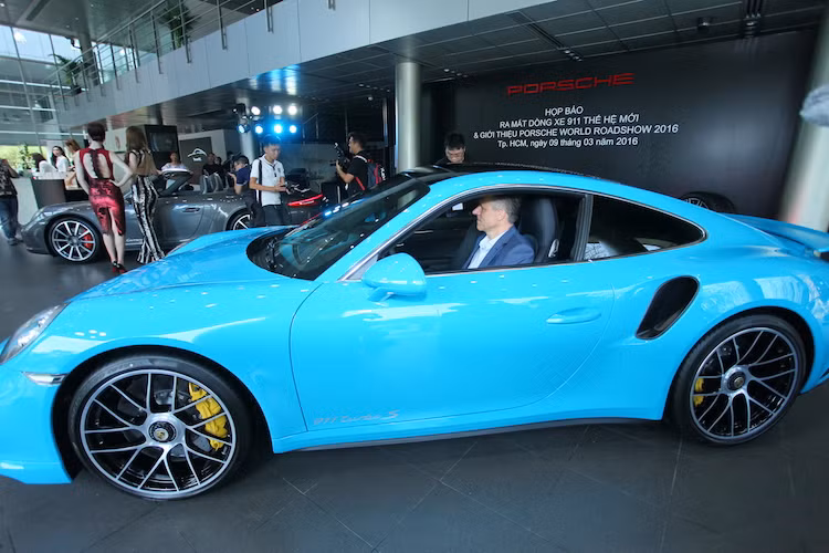 Đặc biệt, sự hiện diện của các phiên bản mới ra mắt thuộc thế hệ thứ bảy của dòng xe 911 như 911 Carrera, 911 Carrera S, 911 Carrera 4S hay 911 Turbo S hứa hẹn sẽ gây ấn tượng cho người tham dự.