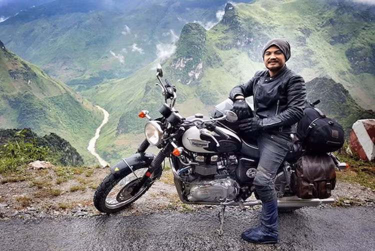 Sau đó, anh đã thực sự sở hữu một chiếc Triumph Bonneville. Đây cũng là chiếc xe đã đưa Trần Lập tới sinh hoạt với câu lạc bộ Triumph Hà Nội.