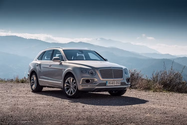 Ra mắt lần đầu vào tháng 9/2015, siêu xe Bentley Bentayga là mẫu SUV đầu tiên của hãng xe siêu sang Anh Quốc Bentley.