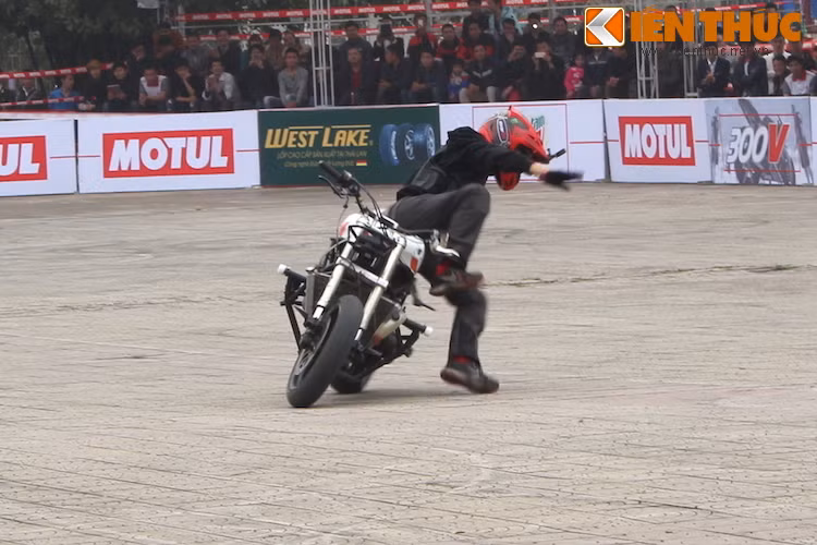 Theo ViettuanGC, anh có thể biểu diễn một cách nhẹ nhàng như những ngày đầu để bảo toàn số điểm cao. Tuy nhiên trong buổi thi đấu cuối cùng, anh đã quyết định "cống hiến" hết mình với hàng ngàn khán giả có mặt tại sân vận động Mỹ Đình và hàng chục ngàn người hâm mộ trên cả nước.