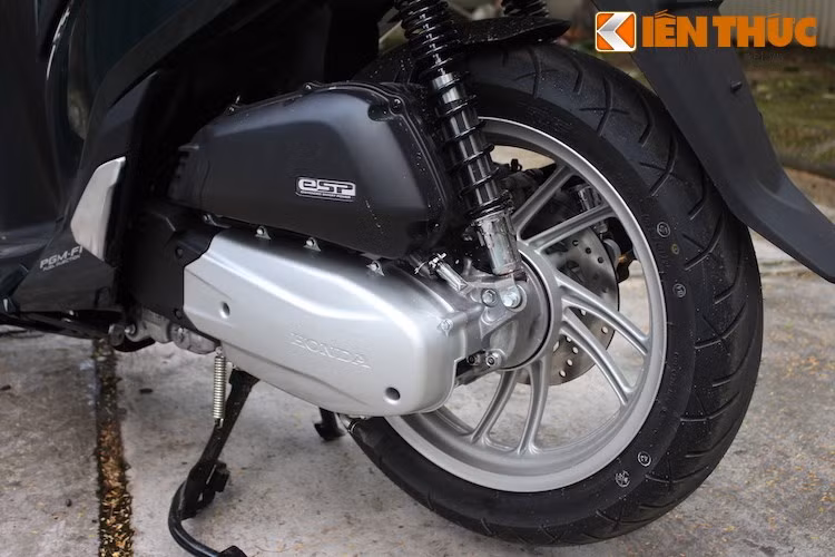 Honda Shi mới vãn sử dụng công nghệ eSP (enhanced Smart Power) – động cơ thông minh giống như thế hệ đầu tiên, được trang bị cho hai động cơ 125/150cc 4 kỳ, xy-lanh đơn, làm mát bằng dung dịch. Phiên bản 125 cc của xe có công suất tối đa 11,7 mã lực và mô-men xoắn cực đại 11,2 Nm.