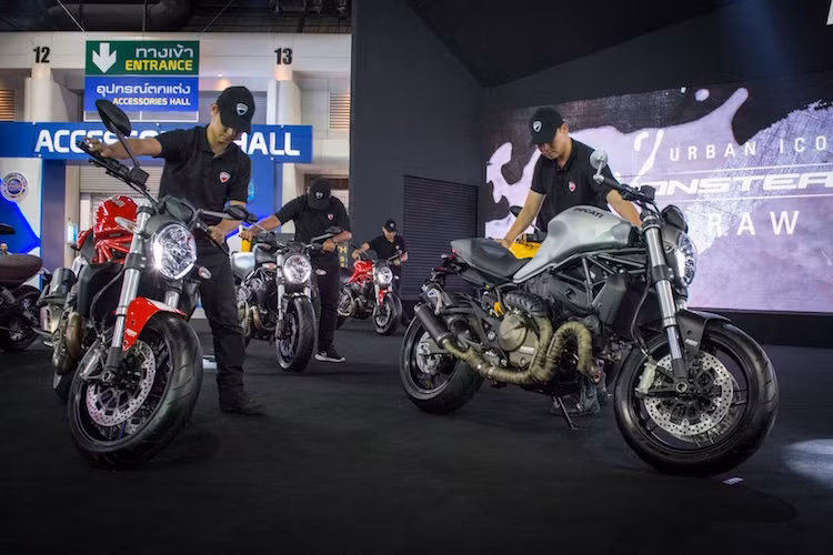 Bước sang năm thứ 37, triển lãm ôtô Bangkok tiếp tục là một trong những sự kiện quan trọng nhất của nền công nghiệp xe Đông Nam Á. Năm nay, hãng xe Ducati đã mở một khu trưng bày hoành tráng để trưng bày toàn bộ dòng sản phẩm của hãng.