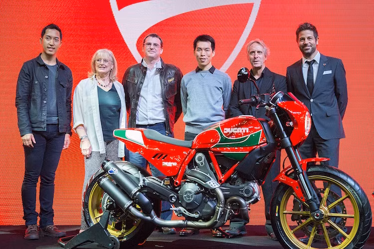 Dựa trên phiên bản Scrambler 803, Scrambler Mike Hailwood Edition có thân xe hoàn toàn khác biệt với quây gió trước đèn pha, bình xăng mới và phần đuôi vuốt gọn thể thao.