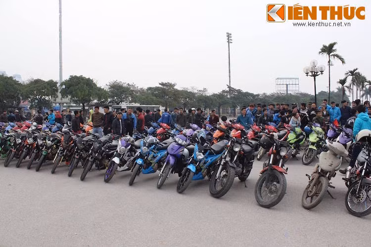 Có tên gọi Câu lạc bộ FX &amp; Những người bạn, XTeam cũng đón chào hàng chục chủ các loại xe khác nhau tới tham gia chung vui trong ngày lễ kỷ niệm.