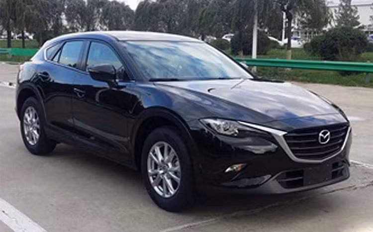 Những hình ảnh lộ diện đầy đủ đầu tiên của mẫu coupe-crossover Mazda CX-4 mới đã vừa xuất hiện trên các trang mạng xã hội Internet, có khả năng bắt nguồn từ Trung Quốc.