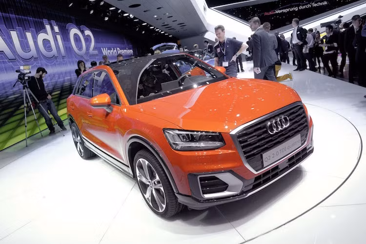 Nằm dưới chiếc Q3 hiện tại trong dòng sản phẩm của Audi, mẫu crossover cỡ nhỏ Audi Q2 mới sẽ hướng tới những khách hàng trẻ tuổi, với mức thu nhập thấp hơn.