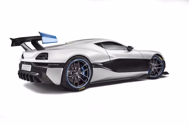 Về cơ bản, Concept S là một siêu xe chạy điện dẫn động 4 bánh, với tổng công suất tối đa lên tới 1384 mã lực và mô-men xoắn cực đại đạt 1800 Nm.