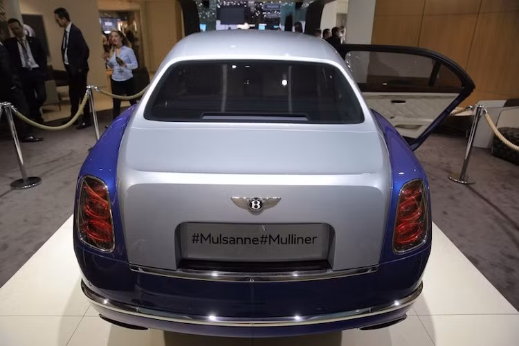 Với Mulsanne Grand Limousine, Bentley thực sự đã nâng đẳng cấp của dòng Mulsanne lên một tầm cao mới với kích thước, sự sang trọng và hiệu năng thể thao không thể so sánh.