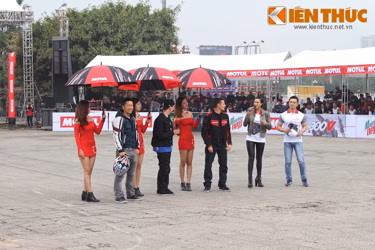 Sau 2 ngày thi đấu với 4 show trong buổi sáng và buổi chiều mỗi ngày, danh sách những stunter chiến thắng chung cuộc Motul Stunt Fest 2016 sẽ được công bố vào thứ Hai (7/3/2016).