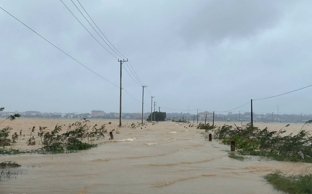 Quảng Trị: Nước lũ rút đến đâu dọn dẹp, vệ sinh đến đó Quang Tri: Nuoc lu rut den dau don dep, ve sinh den do