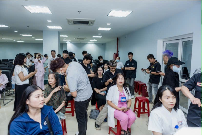  Chi hội Nữ trí thức BVTW Huế muốn lan toả chương trình này đến nhiều tấm lòng hảo tâm, đóng góp thêm vào nguồn quỹ tóc để có thể tặng nhiều hơn nữa những bộ tóc cho các nữ bệnh nhân ung thư, giúp các chị có thêm nhiều niềm tin, nghị lực và sự lạc quan để chiến đấu và chiến thắng với bệnh tật, sớm trở về bên người thân và gia đình.