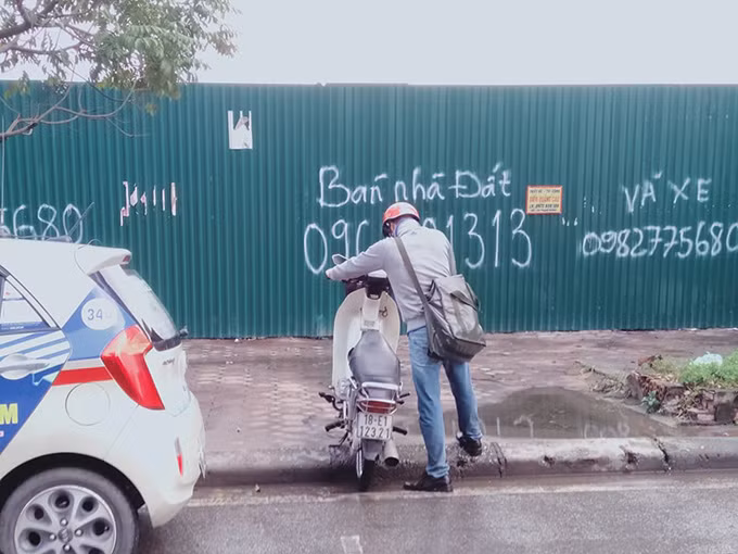 Không chỉ riêng ô tô mà xe máy cũng bị những trường hợp tương tự.