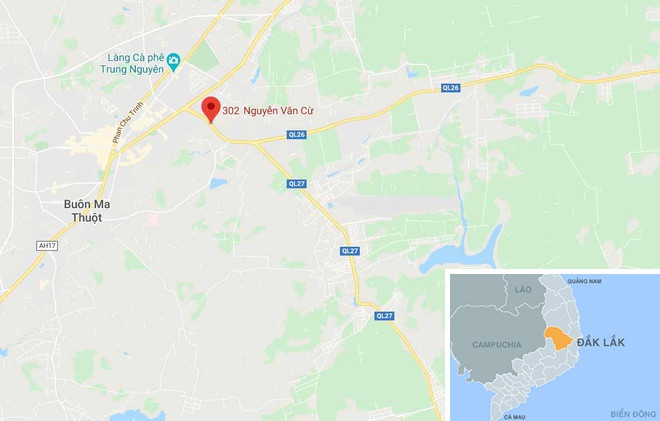 Video: Xe ben gay tai nan lien hoan, thuc khach cuong quyt thao chay-Hinh-2