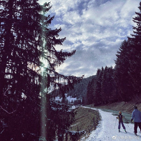 Con trai rieng cua chong Trieu Vy khoe anh gia dinh khong co me ke, dan mang xon xao-Hinh-4