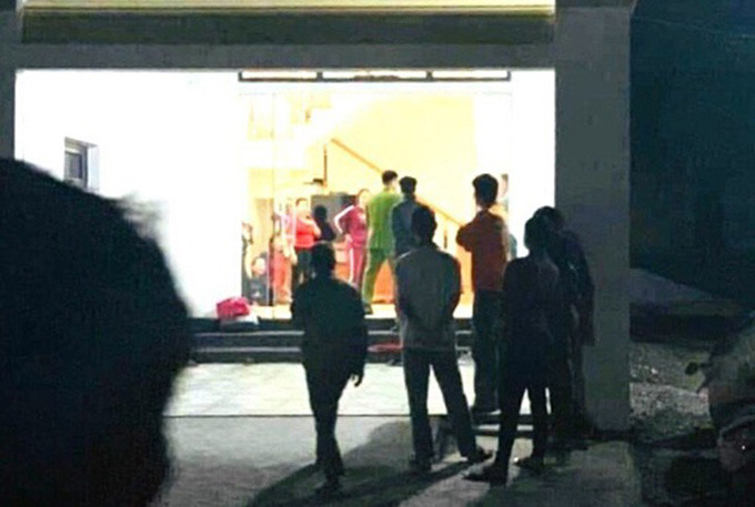 Thanh Hoa: Nghi mau thuan, chong giet vo roi ngat xiu?