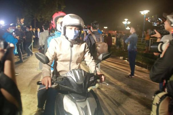 Nhiều người trở về nhà trong những ngày xã bị cach ly. Xem thêm video: Vĩnh Phúc hỗ trợ tiền cho người dân xã Sơn Lôi. Nguồn: VTC 1.