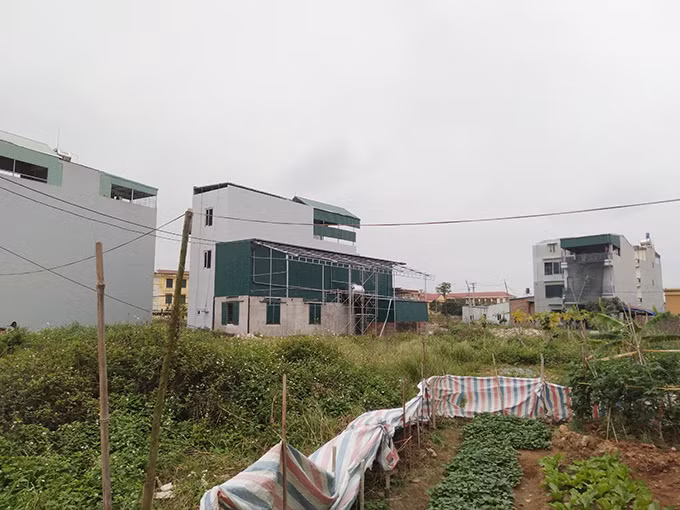 Hang nghin ho dan Ha Noi song canh khong dien, khong nuoc suot 10 nam