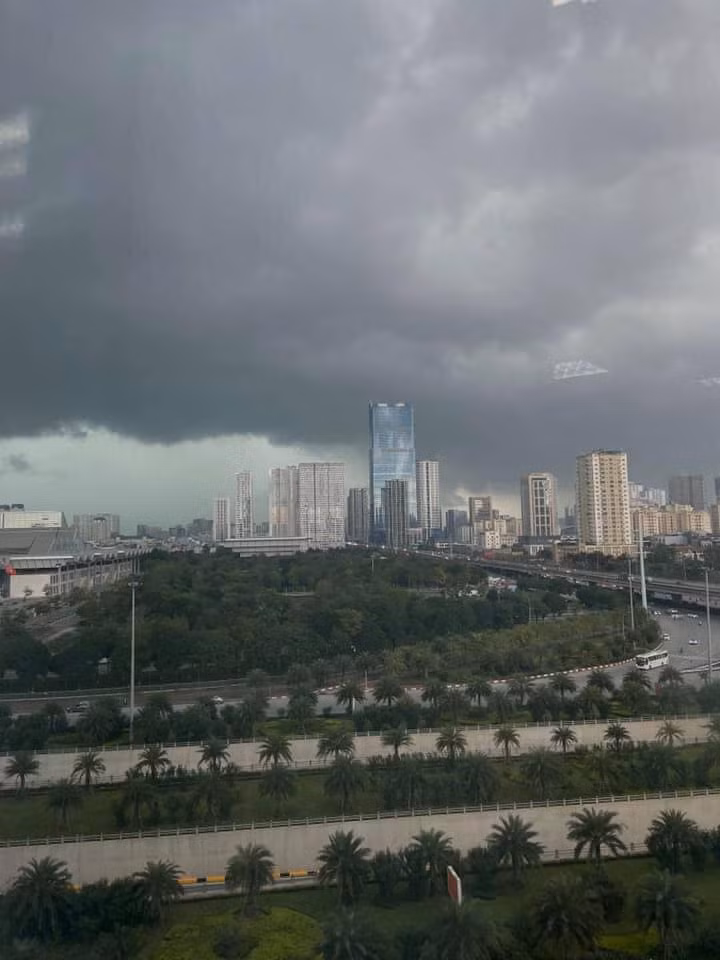 Từ ngày mai, Bắc Bộ và Bắc Trung Bộ trời chuyển rét với nền nhiệt độ thấp nhất khoảng 15-18 độ, vùng núi có nơi dưới 13 độ. Từ gần sáng mai (04/3), gió chuyển hướng đông bắc trong đất liền cấp 2-3, vùng ven biển cấp 3-4.