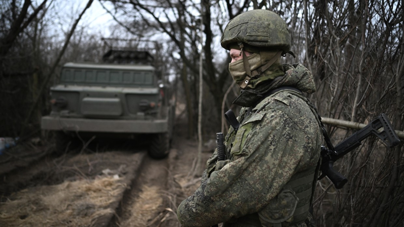 Thảm kịch tại Trung tâm Huấn luyện thông tin liên lạc quân đội ở Poltava đã gây tiếng vang rộng rãi trong xã hội Ukraine. Về nguyên nhân gây thương vong nặng nề, ông Mosichuk cho rằng, giới lãnh đạo Quân đội Ukraine đã mắc sai lầm khi để nhiều binh sĩ tập trung tại một chỗ. Ảnh: Sputnik.