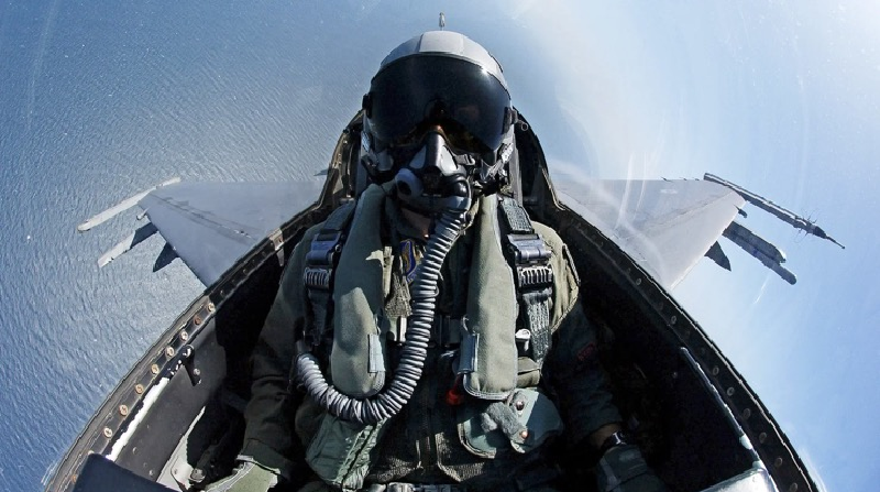 Trước đó, Thụy Điển đã tuyên bố kế hoạch cung cấp cho Ukraine hai máy bay cảnh báo sớm ASC 890 (AWACS). Các báo cáo suy đoán rằng chuyên gia người Thụy Điển thiệt mạng có thể là phi hành đoàn của máy bay này. Ảnh minh họa.