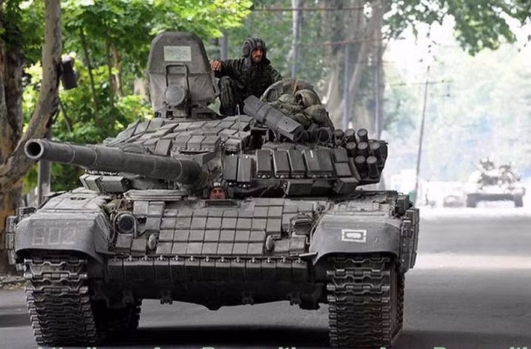 Xe tăng chủ lực T-72B (Object 184) là biến thể hiện đại hóa lớn của dòng T-72, ra mắt năm 1985 với hàng loạt cải tiến trên nhiều mặt về giáp bảo vệ, hỏa lực, hệ thống điều khiển hỏa lực... Đây có thể xem là thế hệ 2 của dòng xe tăng T-72 huyền thoại.