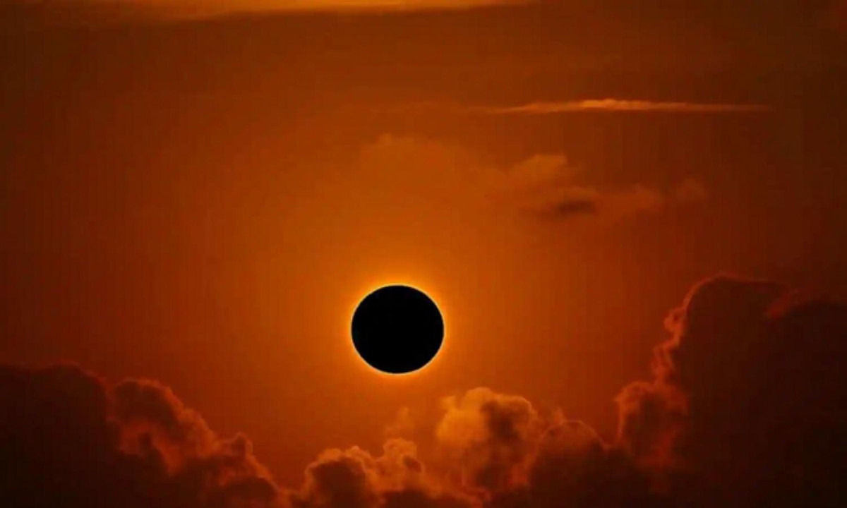 6. Trung bình, chúng ta có thể nhìn thấy nhật thực toàn phần sau khoảng 410 năm một lần.