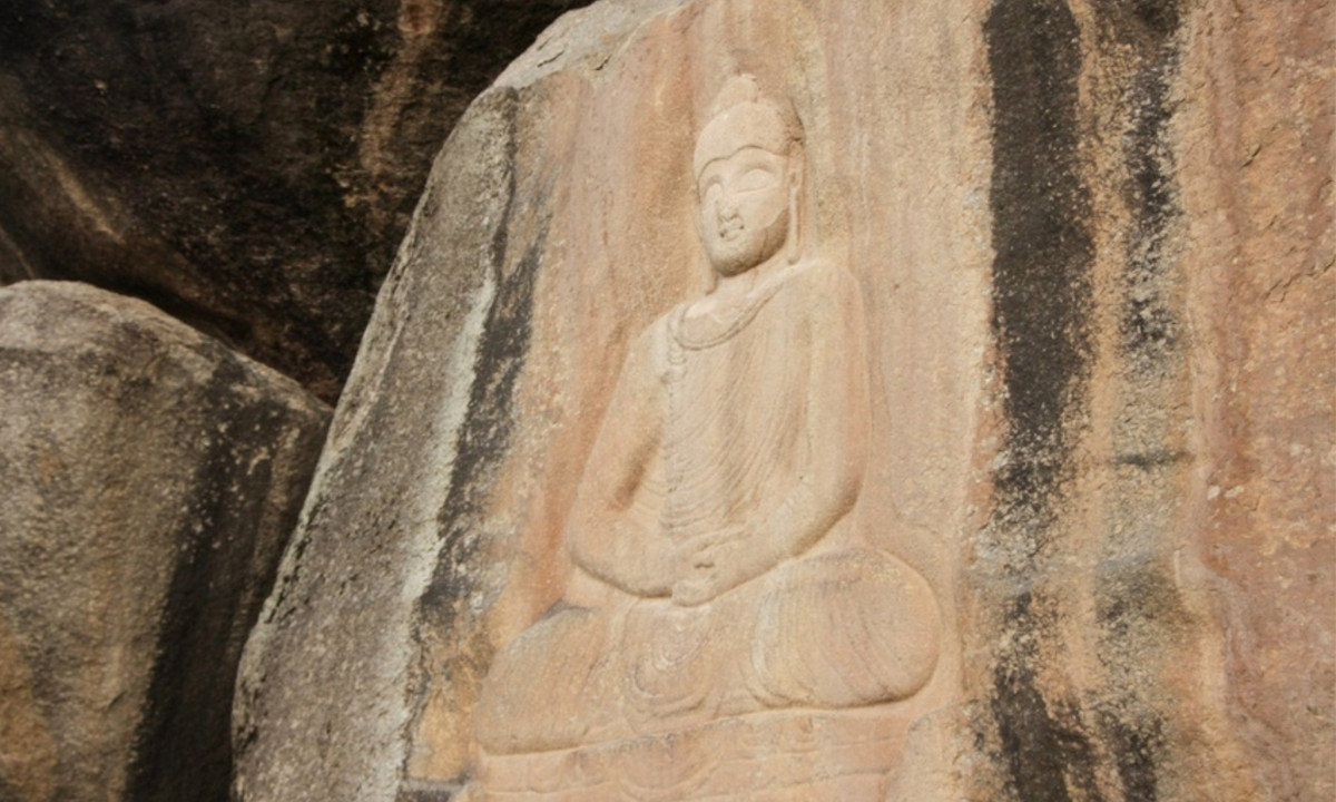 Một ngôi chùa cổ 2.300 năm tuổi được phát hiện tại Pakistan: Nằm ở thị trấn Barikot, các nhà khảo cổ cho rằng ngôi chùa có niên đại từ thế kỷ 2 trước Công nguyên. Ngoài ngôi chùa, nhóm nghiên cứu còn khai quật được các đồ vật khác như tượng, tiền xu, đồ gốm... (Nguồn: Daily Sabah)