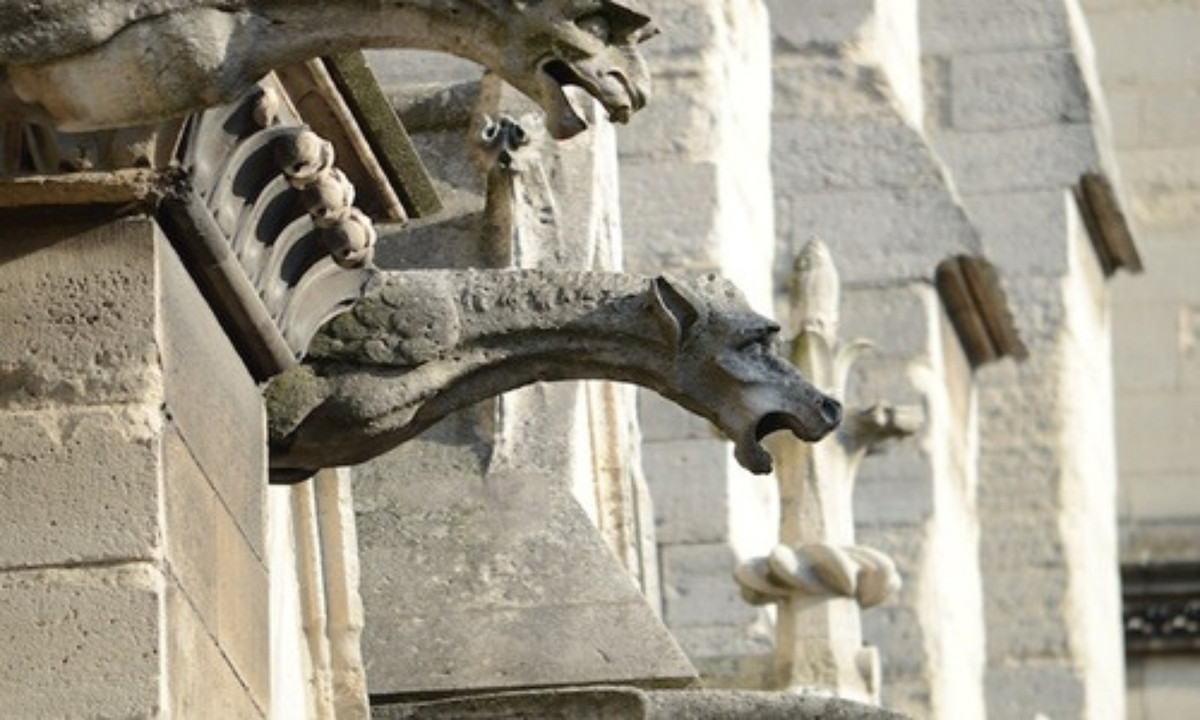 Bức tượng này không chỉ để trang trí mà còn mang một ý nghĩa tôn giáo nào đó. Cho đến ngày nay thì đây vẫn là một ẩn số. (Nguồn: VnExpress)