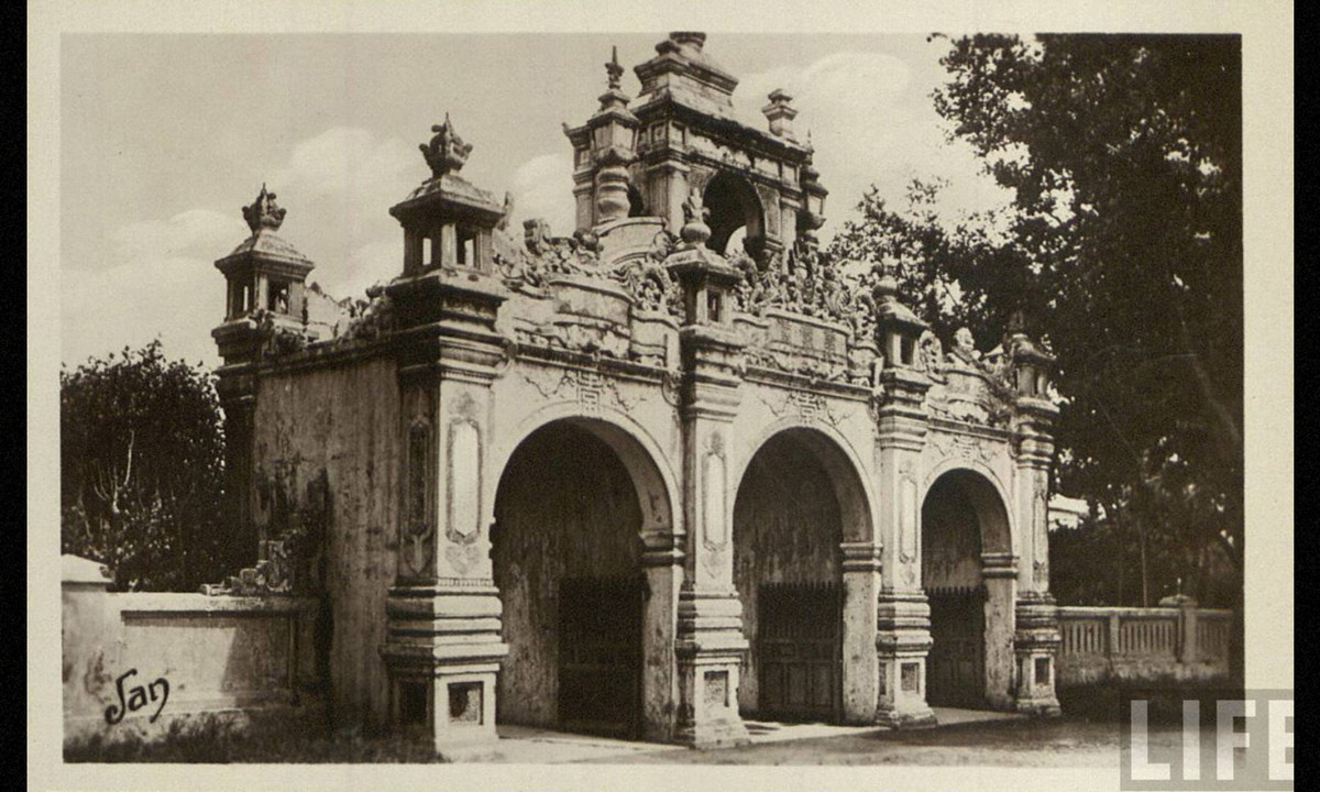 Cổng Viện Cơ Mật trong Kinh thành. (Nguồn: Life) 