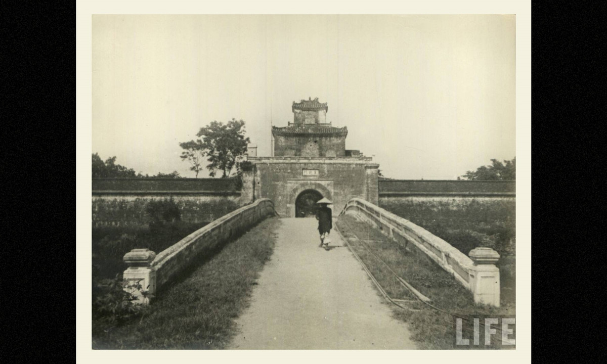 Một cánh cổng của Kinh thành Huế. (Nguồn: Life)