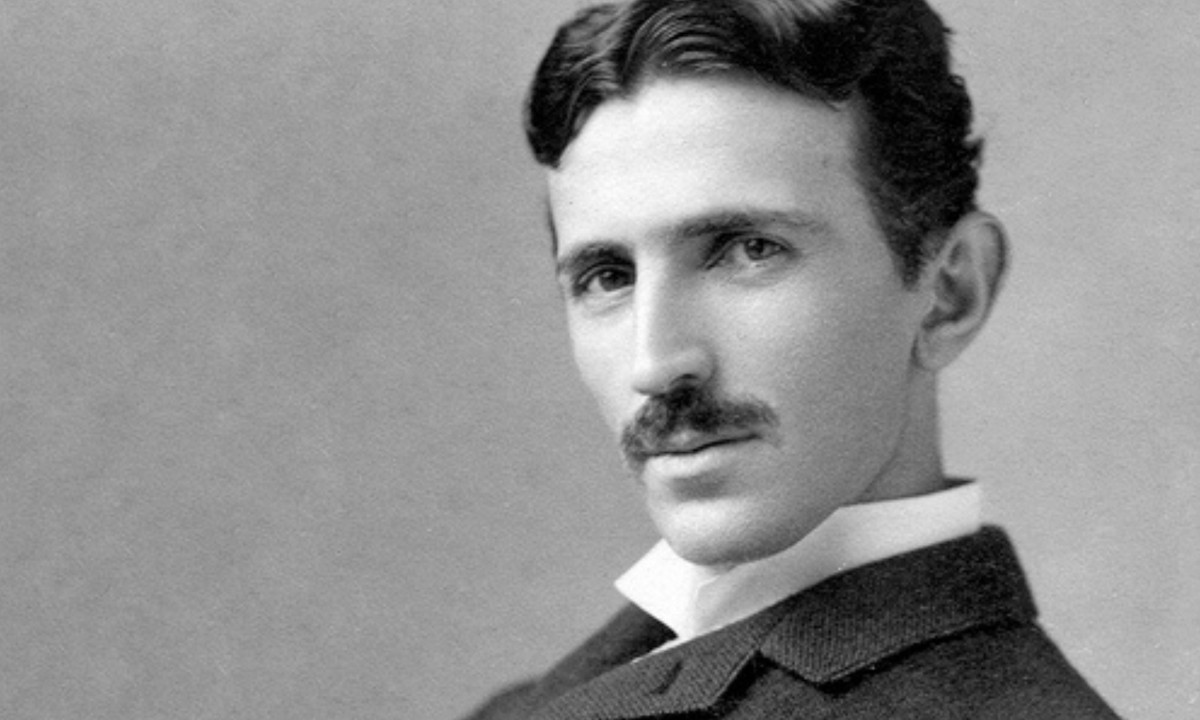 Tesla dừng thử nghiệm lại, theo dõi đài báo và gửi điện tín từ Peary, với mong muốn có sự xác minh của nhà thám hiểm này về tác dụng của Tia tử thần kia. Nhưng không nhận được hồi âm, Tesla chán nản nhưng một sự kiện lạ đã xảy ra. (Nguồn: Mumsnet)