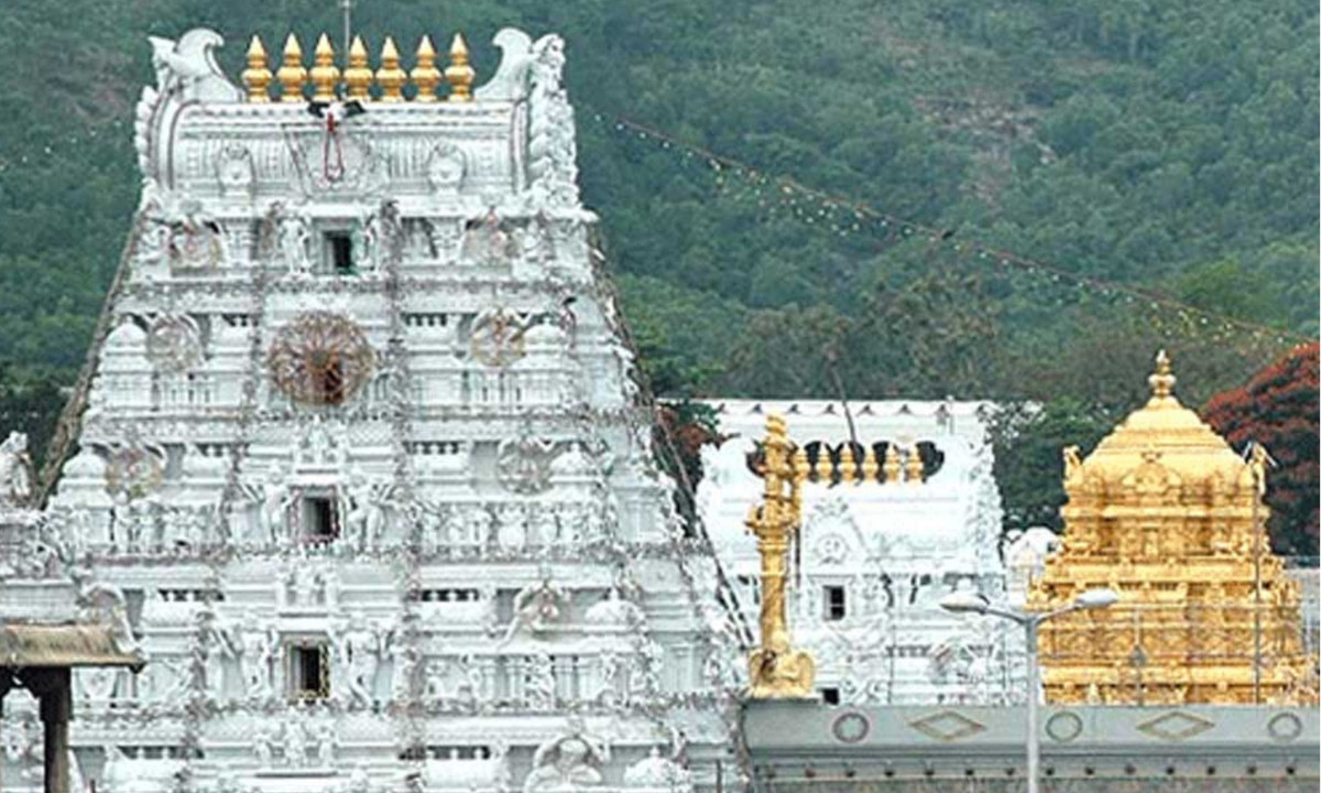 Những bất động sản này có diện tích lên đến hơn 7.000 mẫu Anh, gồm có nhà khách, khu nhà ở, bệnh viện tư nhân cùng với gần 50 ngôi đền vô cùng xa hoa khác. (Nguồn: Deccan Herald)