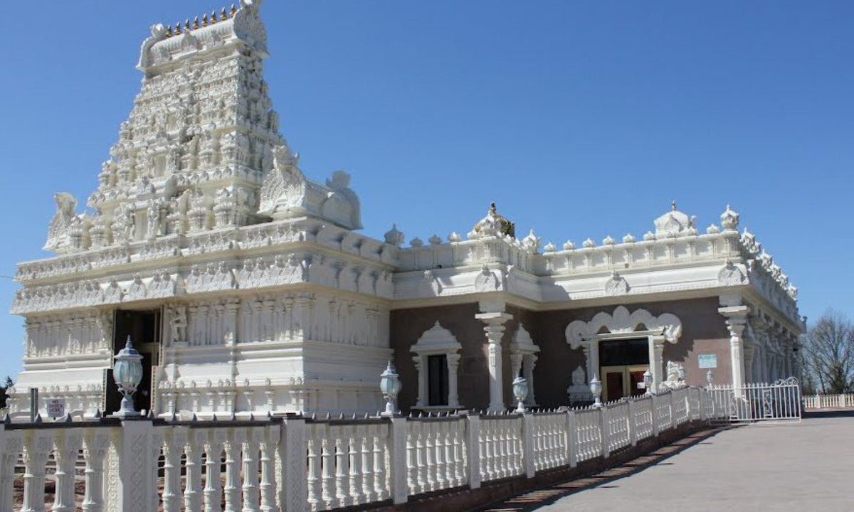Dù là một trong số những địa điểm tôn giáo nổi tiếng bậc nhất thế giới, tuy nhiên khối tài sản khổng lồ tại Venkateswara - nơi vốn được mệnh danh là “ngôi đền của sự giàu có” lại chưa bao giờ được biết đến. (Nguồn: TemplePurohit)