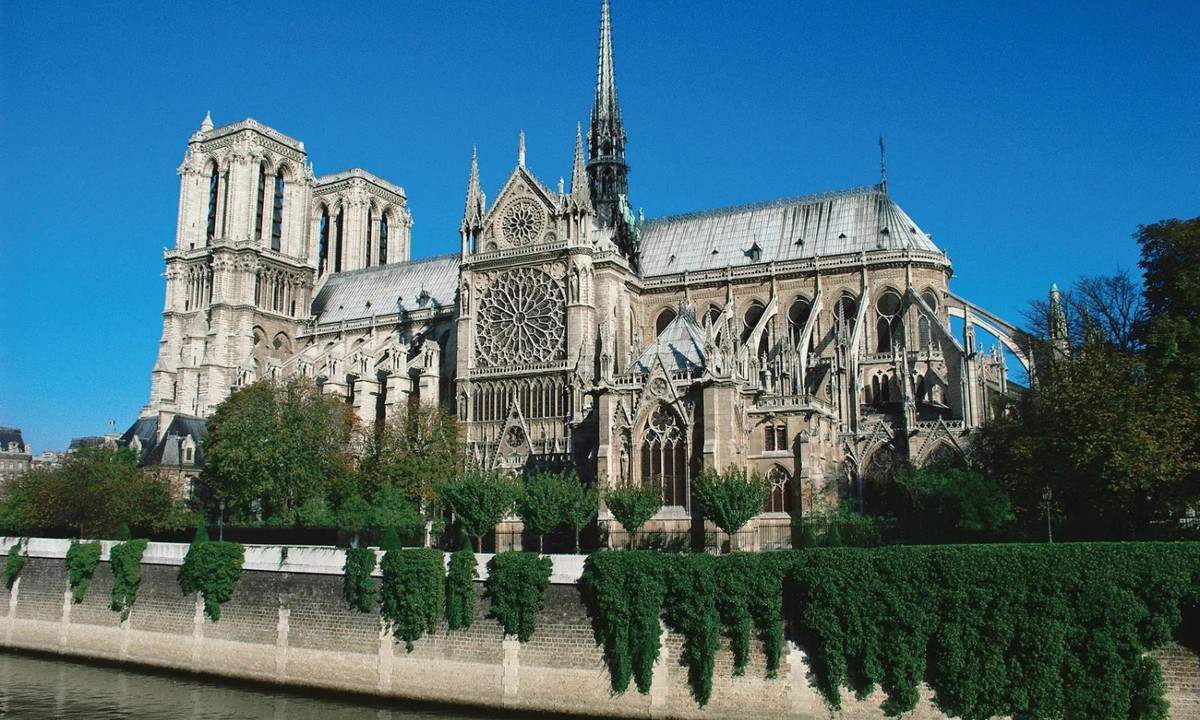 Truyện kể rằng, ông đã nhờ quỷ dữ giúp đỡ và chúng đồng ý. Người thợ khóa chết đi ngay sau khi công việc được hoàn thành. Người ta đồn rằng, vài ngày sau đó, hồn ma của ông ta được nhìn thấy lang thang trong khuôn viên nhà thờ. (Nguồn: Britannica)