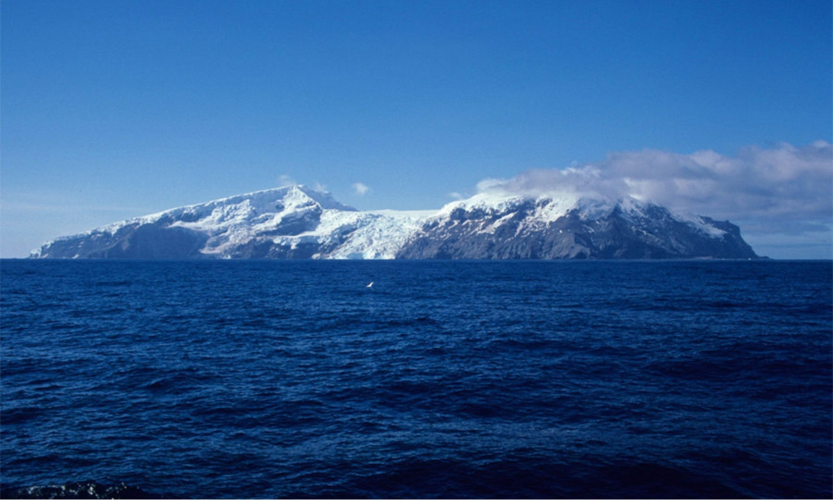 Nhiều thập kỷ trôi qua, sự hiện diện của chiếc xuồng ở hòn đảo không bóng người ấy vẫn còn là một bí ẩn. Không có con tàu mất tích nào được báo cáo có thể giúp giải thích về chiếc xuồng cứu sinh. (Nguồn: Norsk Polarinstitutt)