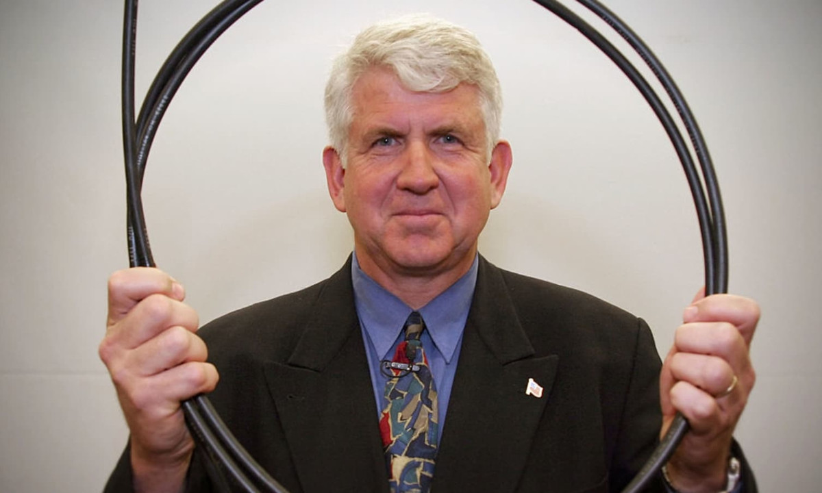 4. Dự báo của Robert Metcalfe năm 1995: là một kỹ sư điện tử và nổi tiếng với tư cách là người đồng sáng chế ra công nghệ mạng Ethernet và là người phát minh ra định luật Metcalfe. (Nguồn: CNBC)