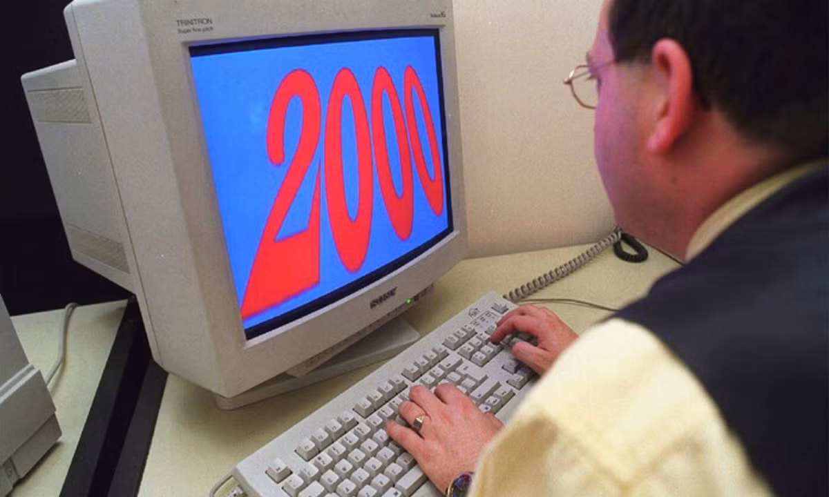 Dự đoán về sự cố này đã gây hoang mang cho những người sử dụng máy tính mà thời bấy giờ người ta hay gọi là Lỗi Thiên niên kỷ hay sự cố Y2K. Sự cố này sau đó đã không diễn ra và không có sự cố không mong muốn nào xảy đến cả. (Nguồn: Saostar)