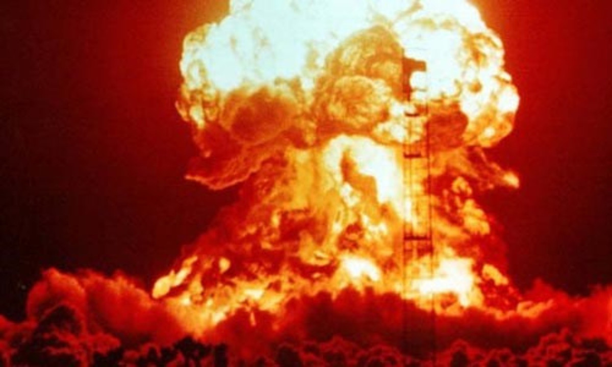 Trong cuốn tiểu thuyết “The World Set Free” (tạm dịch Thế giới tự do) công bố năm 1914, H.G. Wells đã tiên đoán một quả bom nguyên tử sẽ phá hủy thành phố trong tương lai. 18 năm sau, một quả bom nguyên tử đã được phóng nằm trong Dự án Manhattan. (Nguồn: amacad.org)