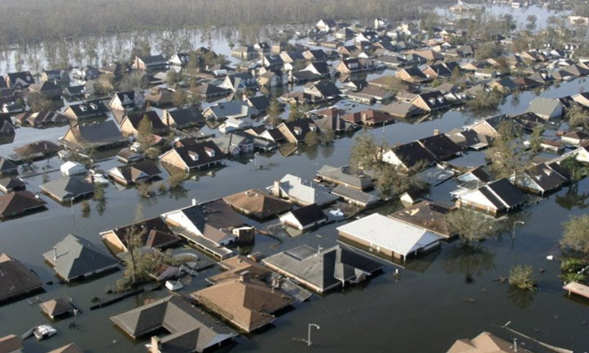 Nhà tiên tri người Australia Jeffry R.Palmer đưa ra dự đoán chính xác về việc núi lửa ở Ấn Độ Dương sẽ phun trào ngày 26/12/2004. Bà còn tiên tri chuẩn xác về cơn bão Katrina (trong ảnh) hoành hành tại Mỹ năm 2005 gây hậu quả nghiêm trọng. (Nguồn: atena3.com)