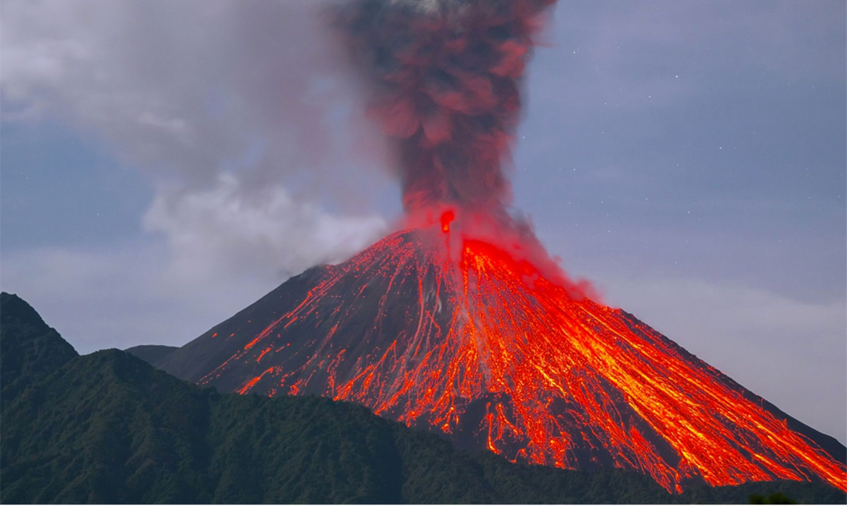 2. Núi Tambora, đảo Sumbawa, Indonesia – năm 1815: vụ nổ của Núi Tambora là vụ nổ lớn nhất từng được con người ghi nhận, xếp hạng cao thứ hai trong bảng xếp hạng. (Nguồn: Tinhte)