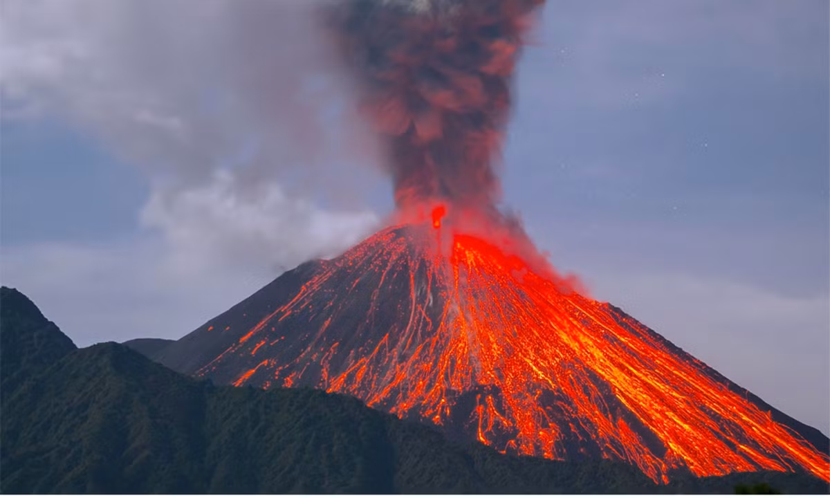 2. Núi Tambora, đảo Sumbawa, Indonesia – năm 1815: vụ nổ của Núi Tambora là vụ nổ lớn nhất từng được con người ghi nhận, xếp hạng cao thứ hai trong bảng xếp hạng. (Nguồn: Tinhte)